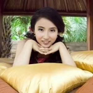 异美彩妆