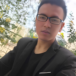 逸逸尘