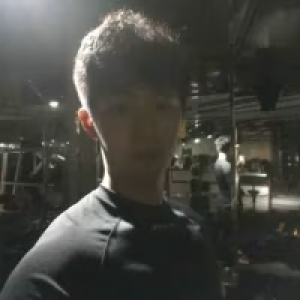 丰腴承影