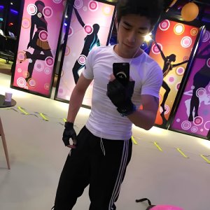 -阿健。