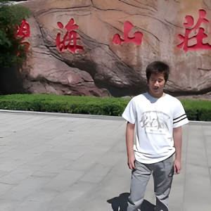 君主